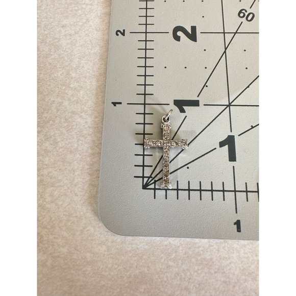 Vintage 12kt white gold filled CZ cubic zirconia cross crucifix pendant charm - Picture 7 of 7